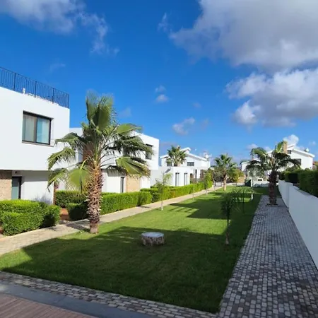 Sea View Penthouse With Jacuzzi & Roof Terrace At Northern Cyprus