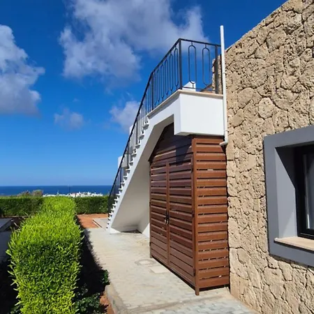 Sea View Penthouse With Jacuzzi & Roof Terrace At Northern Cyprus Apartament Protaras