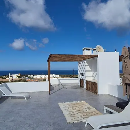 Apartament Sea View Penthouse With Jacuzzi & Roof Terrace At Northern Cyprus