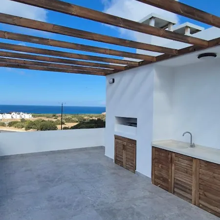 Sea View Penthouse With Jacuzzi & Roof Terrace At Northern Cyprus Apartament