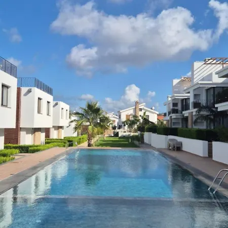 Sea View Penthouse With Jacuzzi & Roof Terrace At Northern Cyprus Apartament Protaras