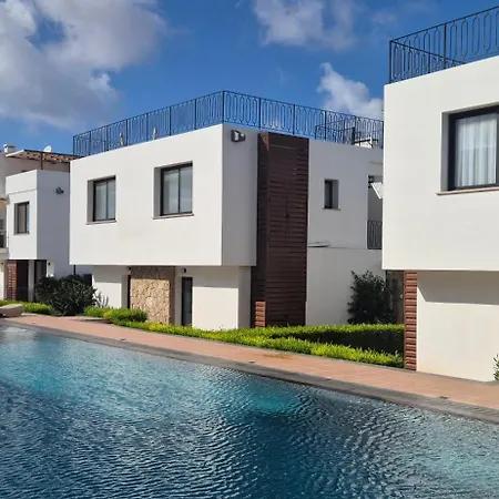 Apartament Sea View Penthouse With Jacuzzi & Roof Terrace At Northern Cyprus